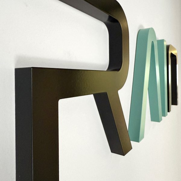PULSETRAIN - Acrylglasbuchstaben Innenraum